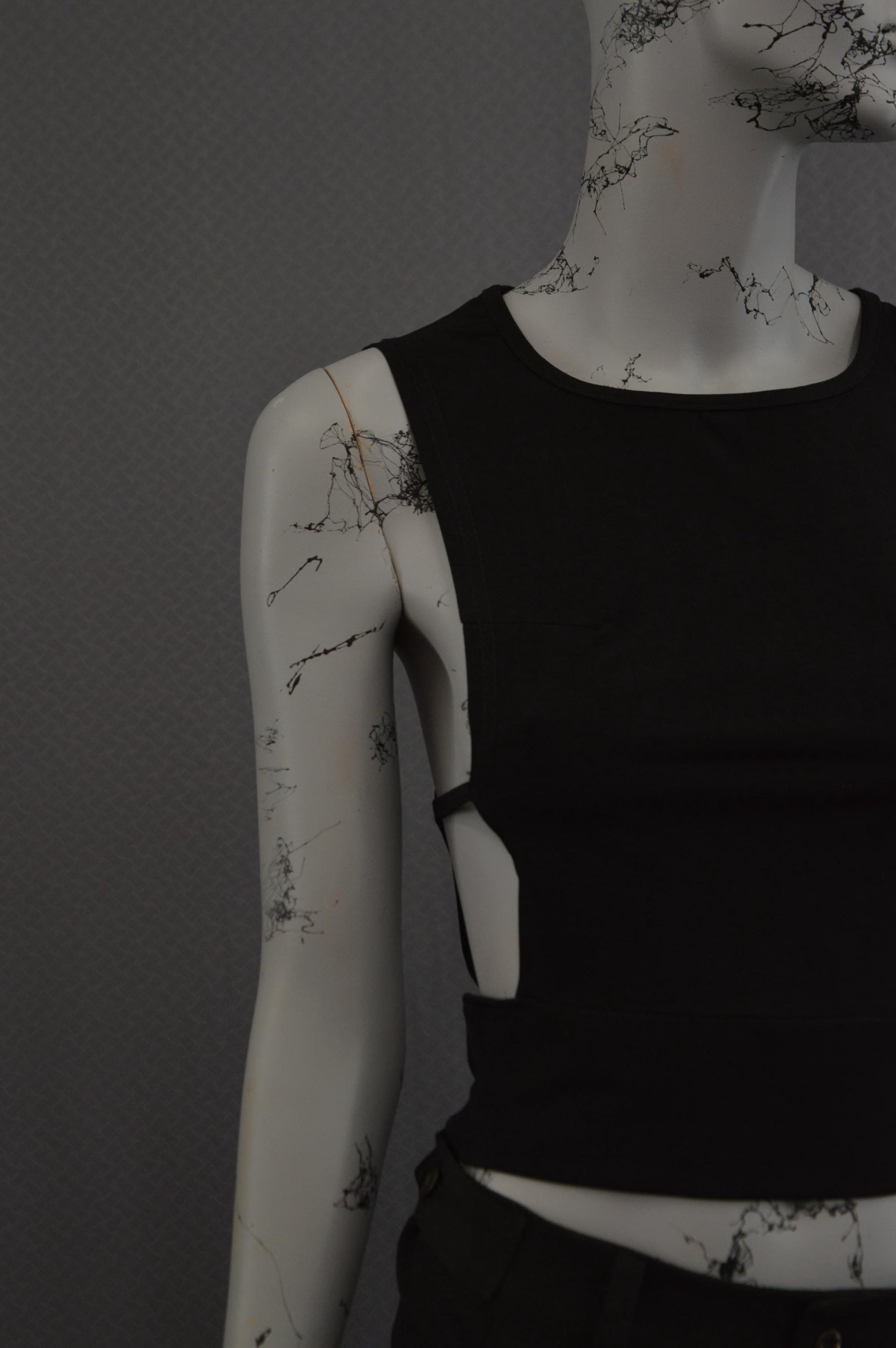 Urban Soho Side Cut Top