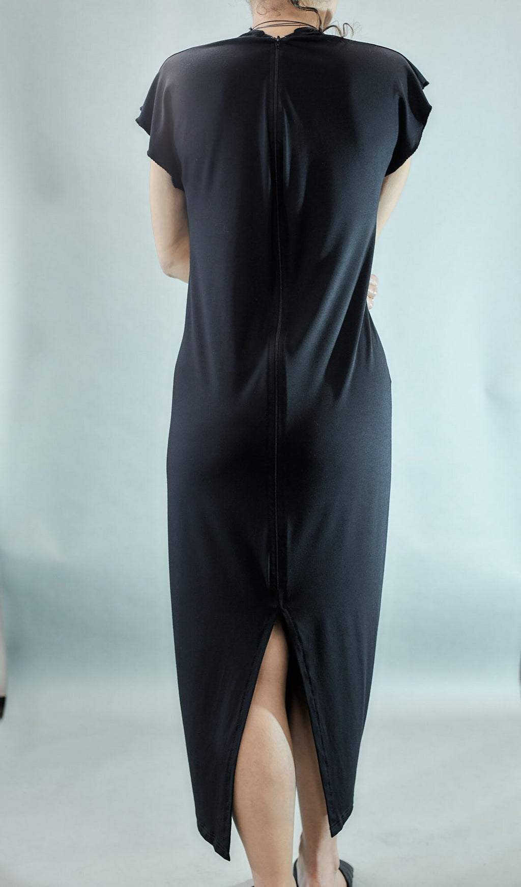 Osaka Black dress with zipper in the back