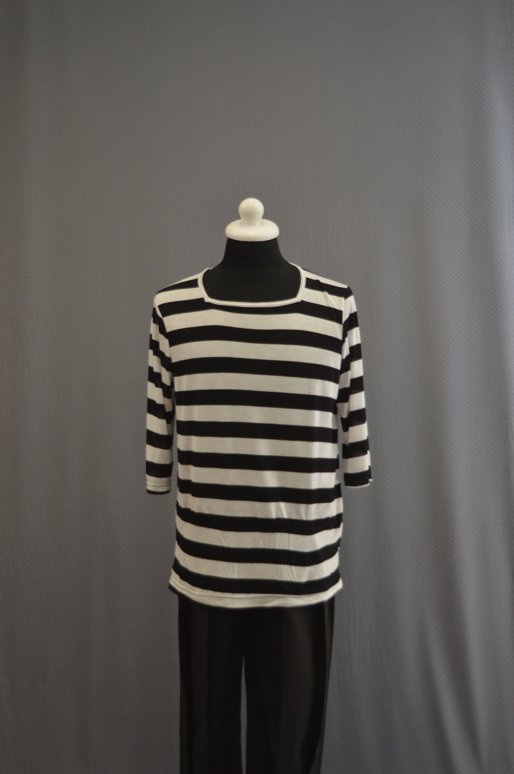 Citygroove square neck t-shirt
